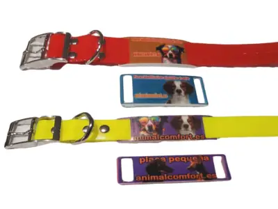 Placas identificativas personalizables a todo color ajustables a collares, arneses o ramales.